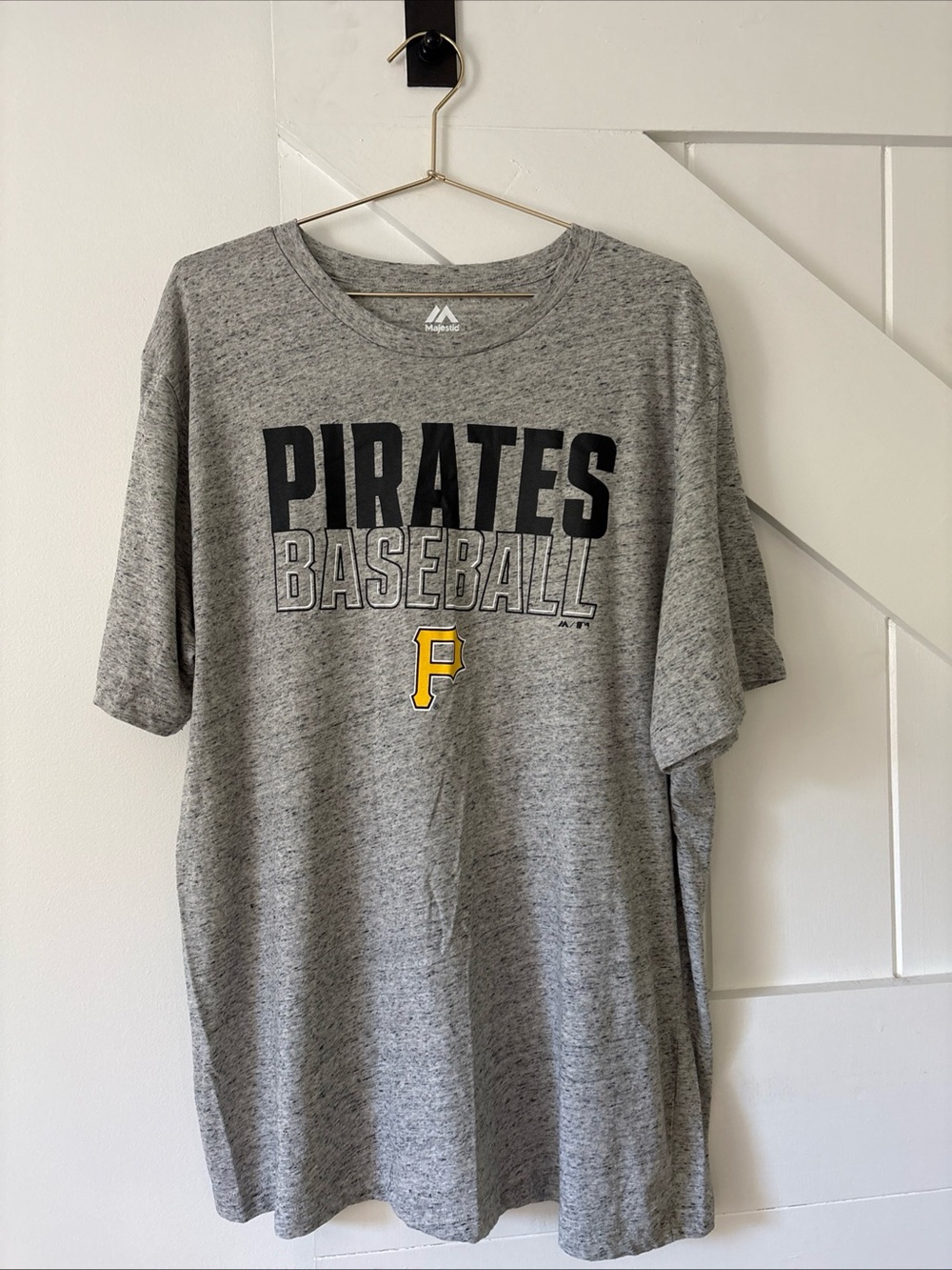 Majestic Pittsburgh Pirates T Shirt MLB Baseball Size 2XL Sporty Logo